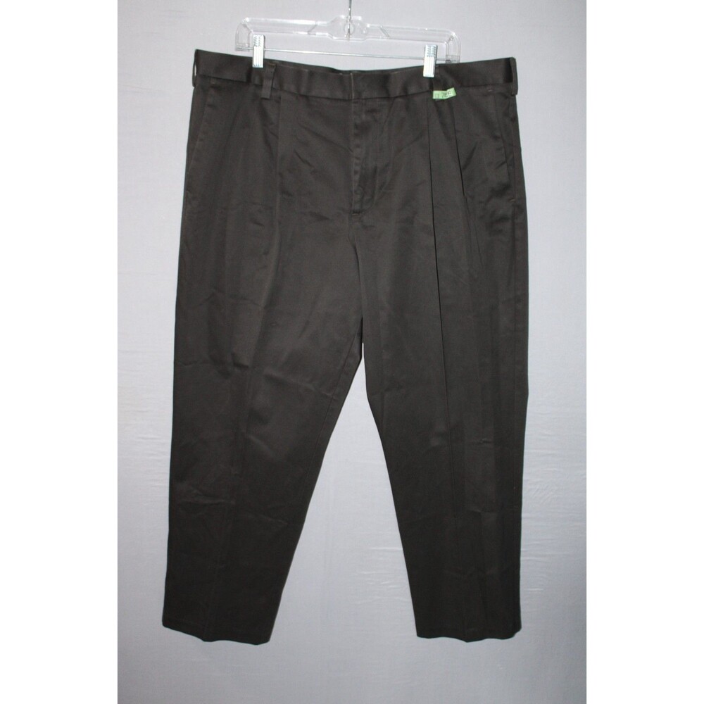 Dockers D3 Classic Fit Pleated Brown Khaki Pants Mens Size 40 x 29